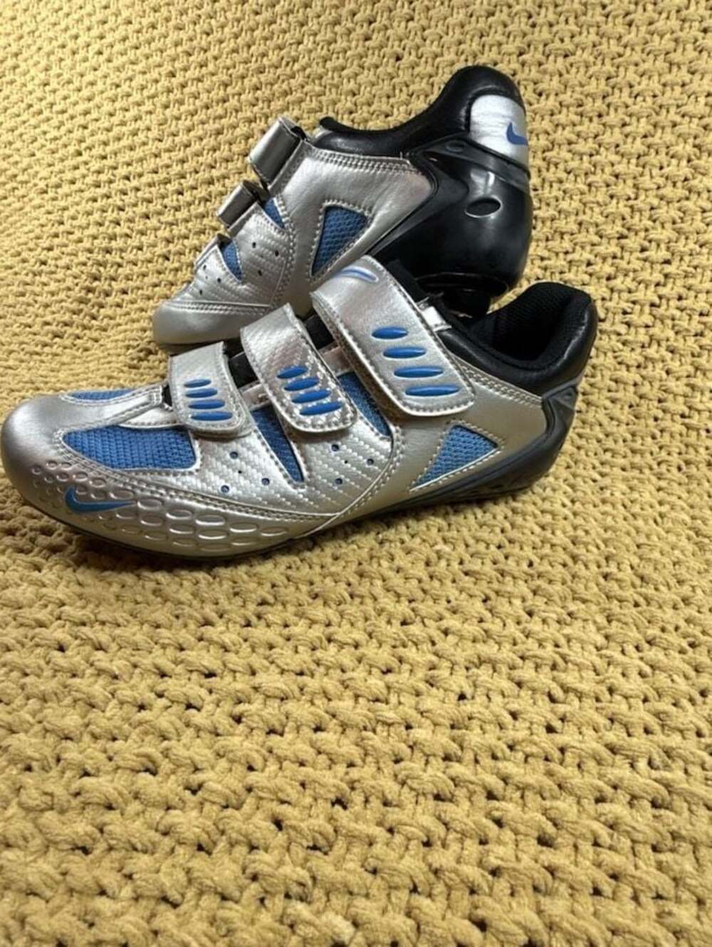 Nike Altea II Women's Cycling Shoes Size 6.5 - Picture 2 of 10
